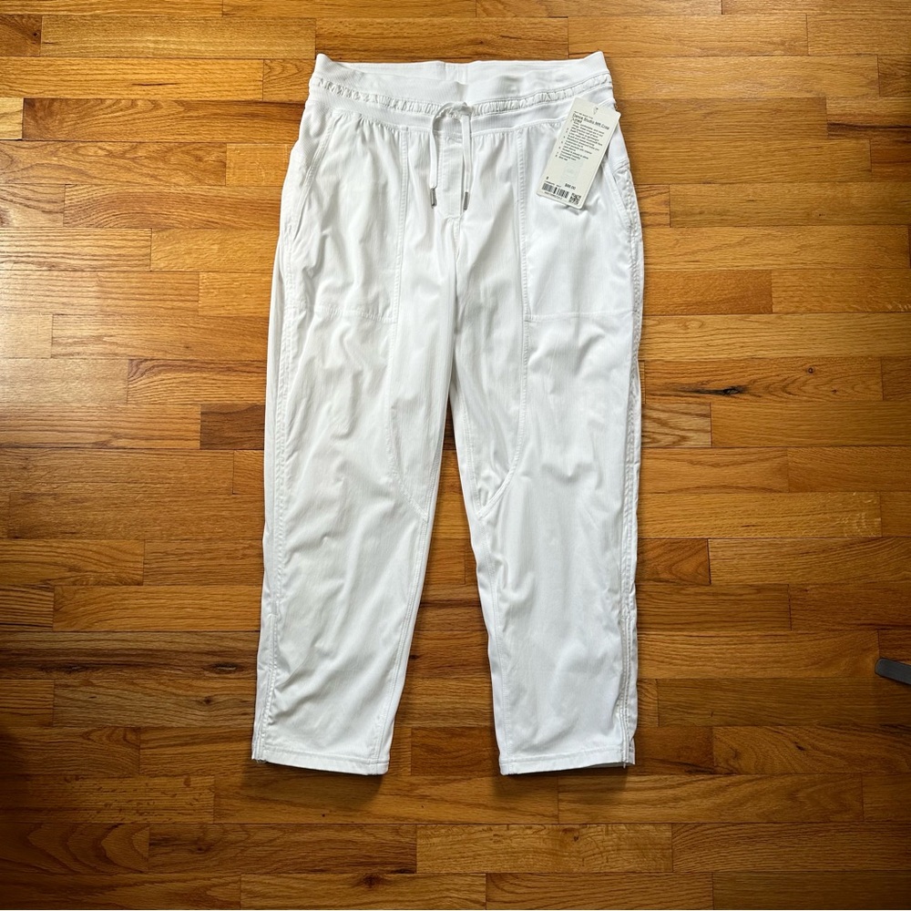lululemon Dance Studio MR Crop *Lined Sz 8 White 25" NWT